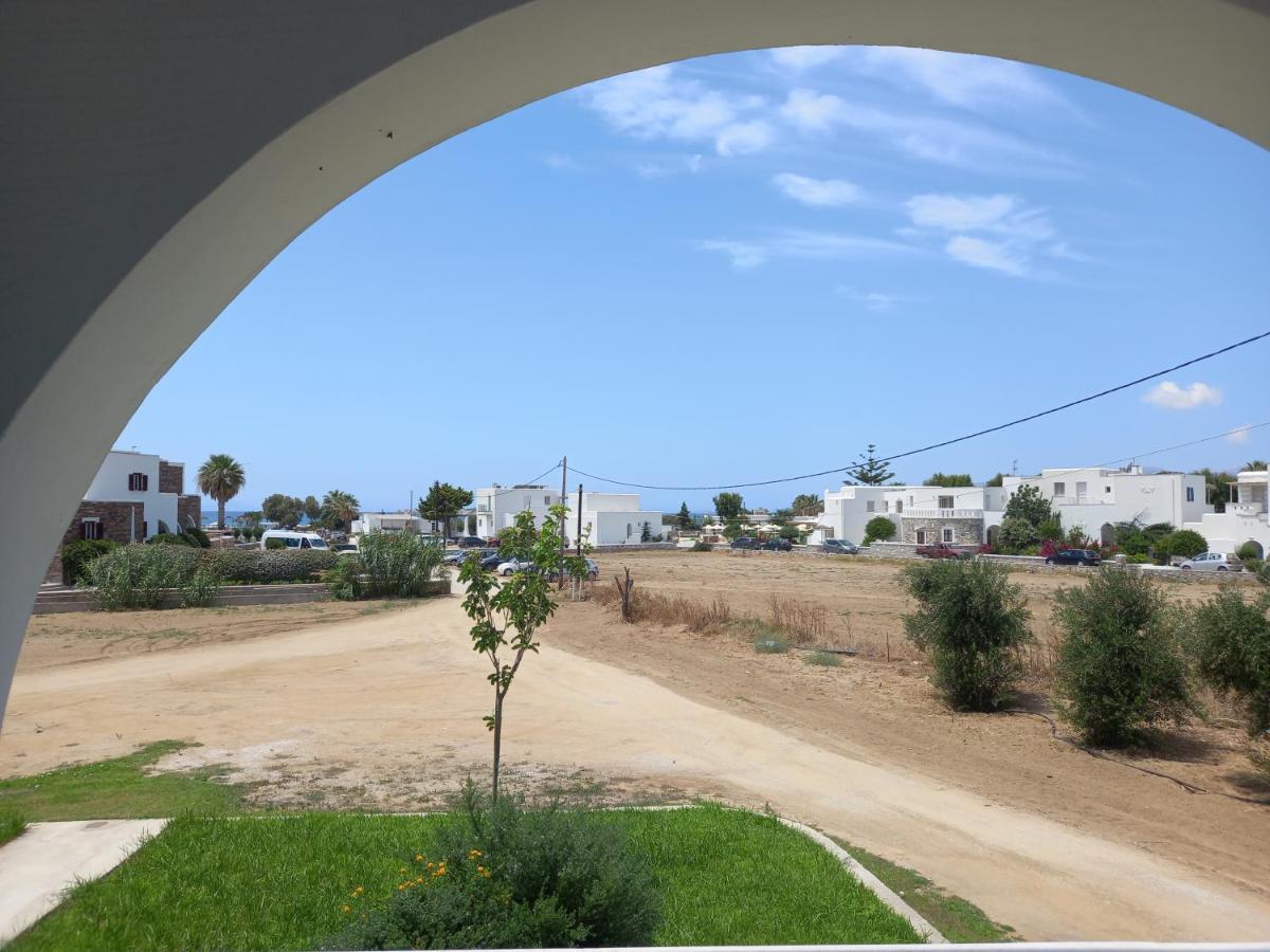 Joanna'S Rooms On The Beach Plaka  Exterior photo